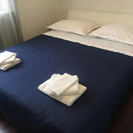 By The Sea - 14988 * Trogir