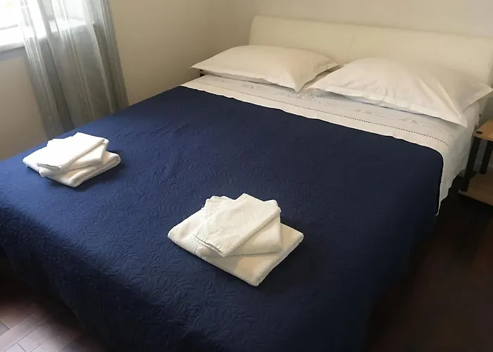 By The Sea - 14988 * 特罗吉尔